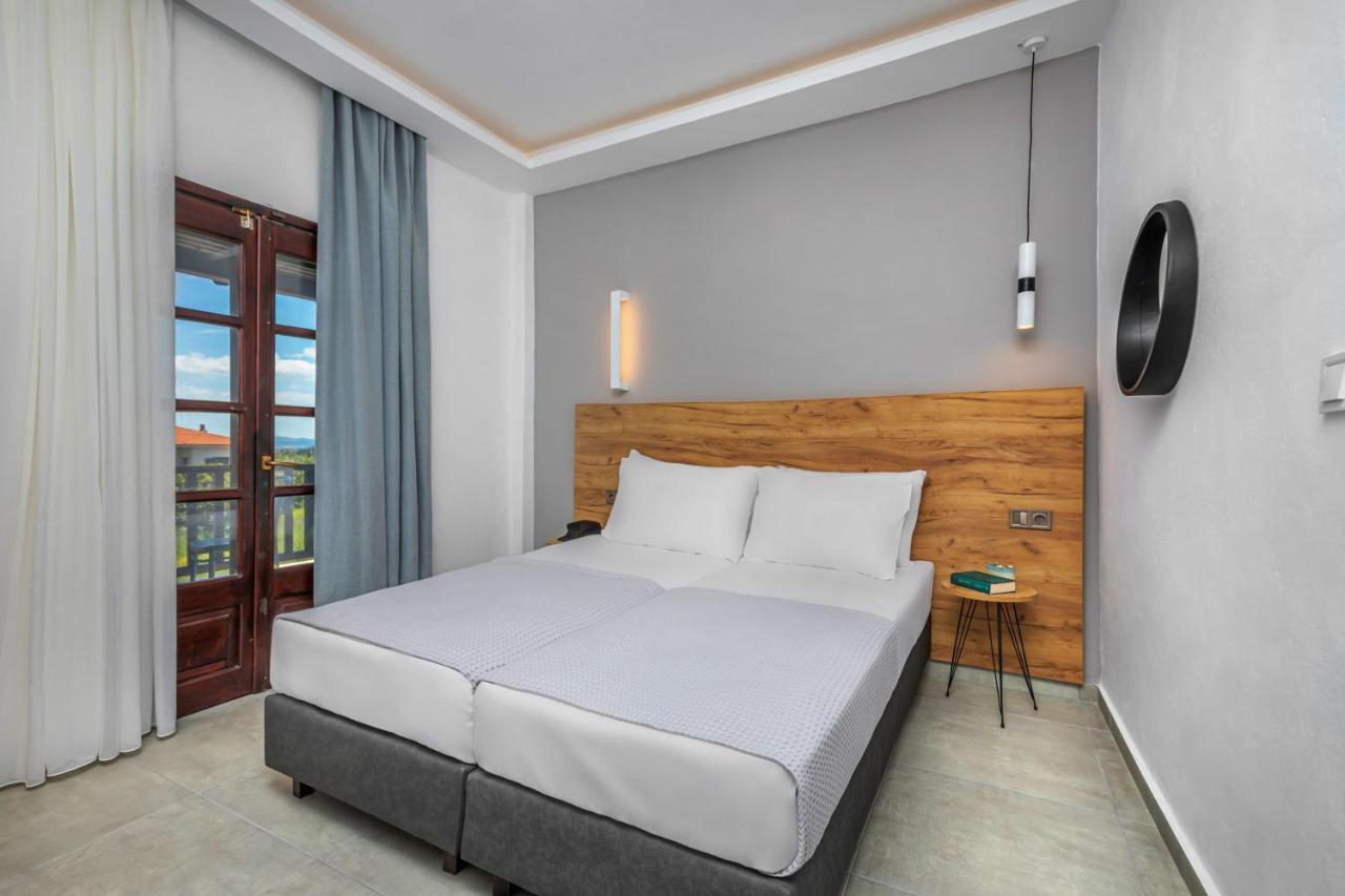 Eleon Suites Afytos Exterior photo