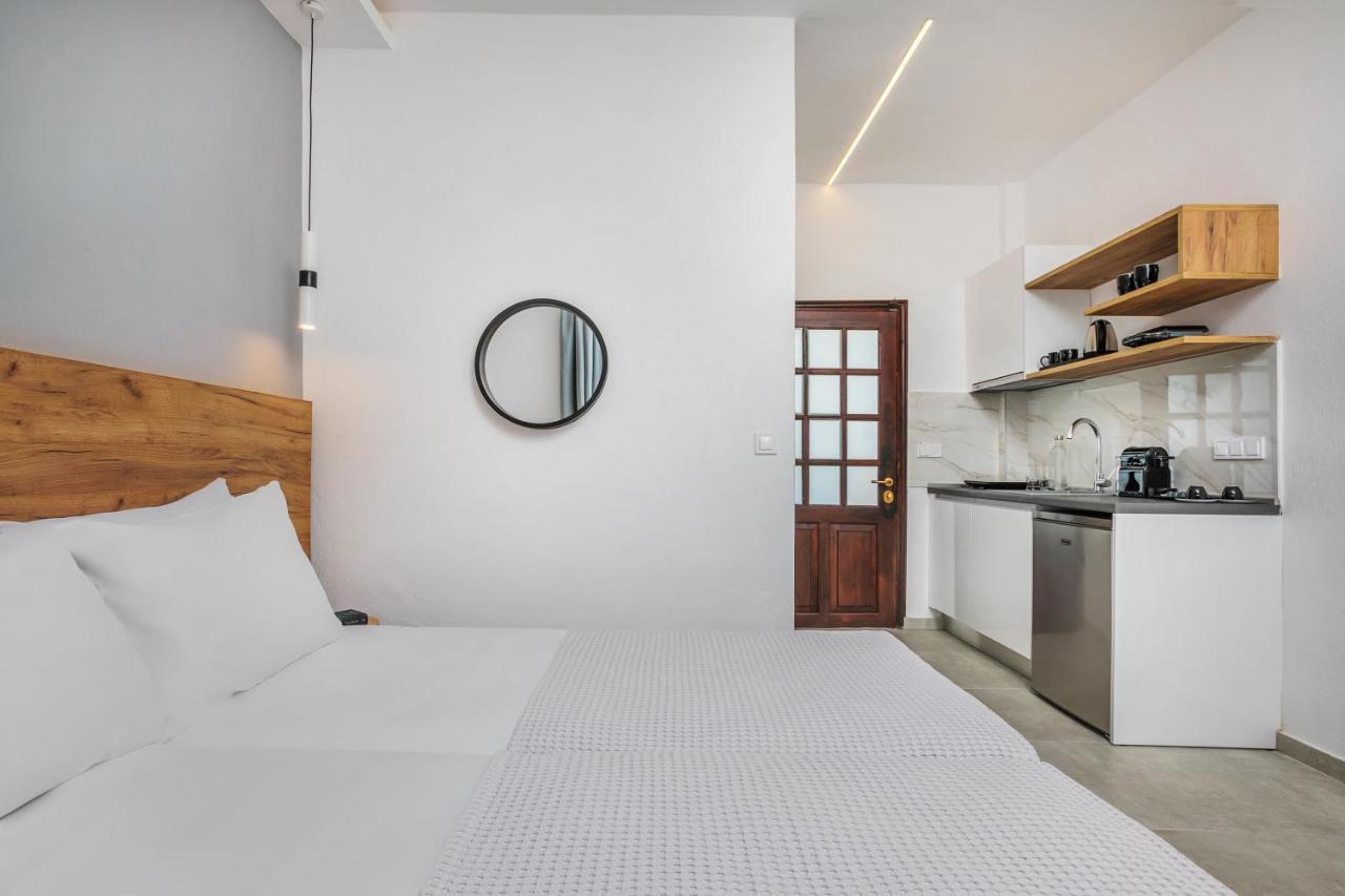 Eleon Suites Afytos Exterior photo