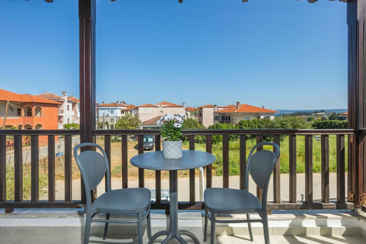 Eleon Suites Afytos Exterior photo