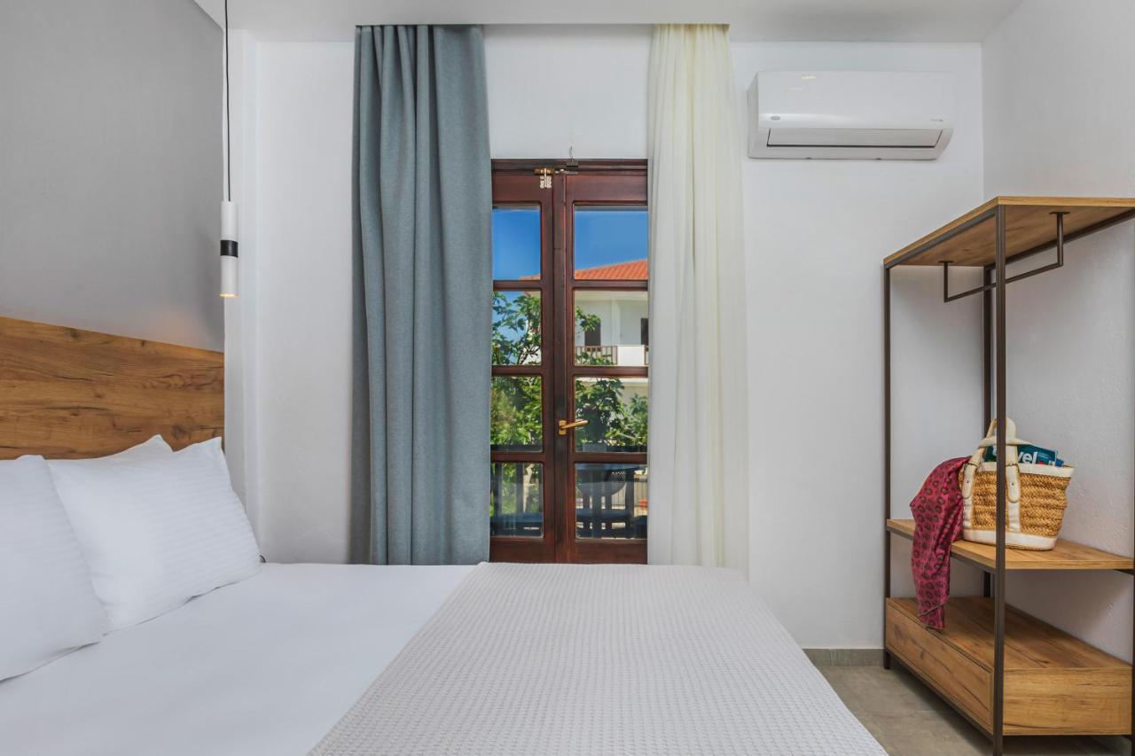 Eleon Suites Afytos Exterior photo